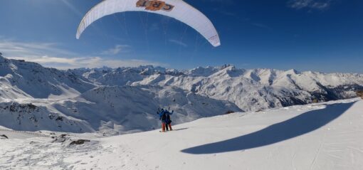 Décollage en parapente bi-place