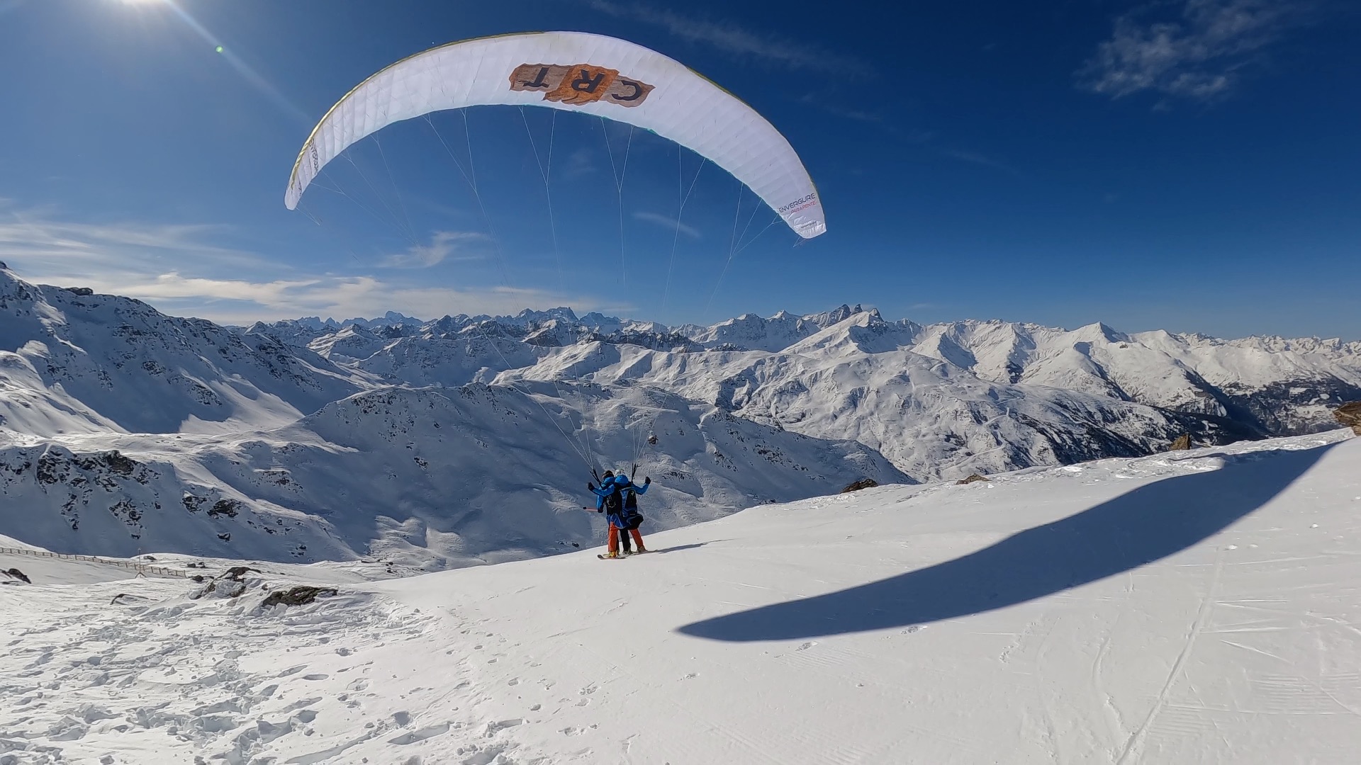 Décollage en parapente bi-place